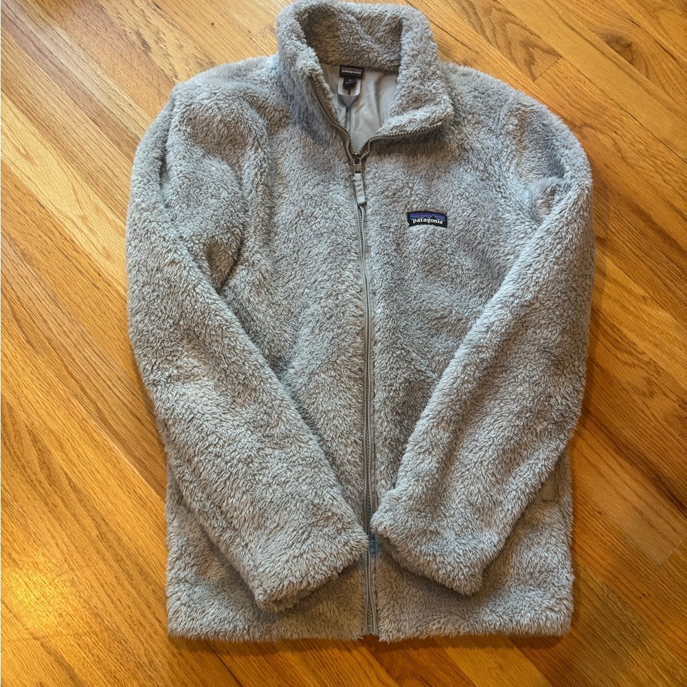 Women’s Patagonia Soft Gray Jacket Size Medium Like New!